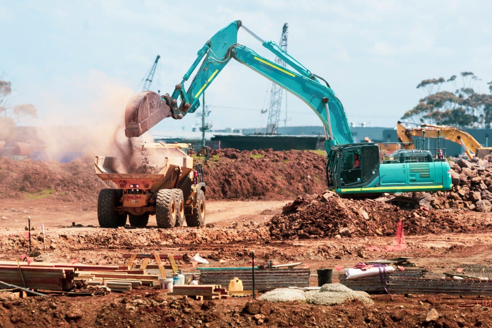 green track decor What Are The Types Of Construction Sites And How Are They Managed?